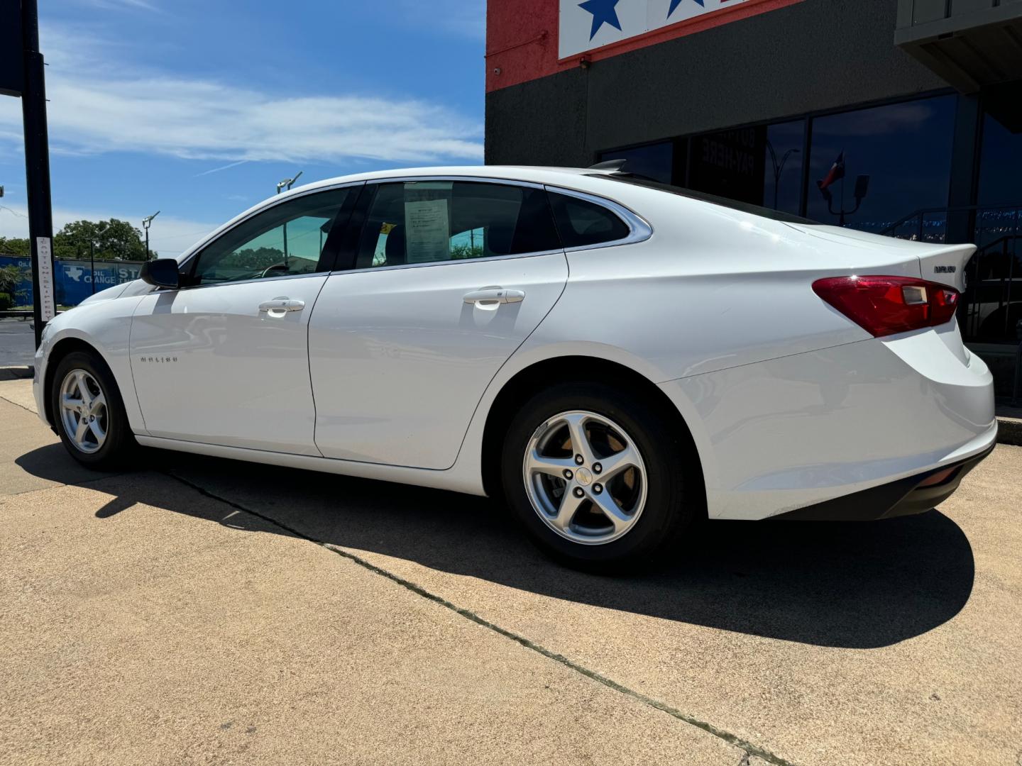 2018 WHITE CHEVROLET MALIBU LS (1FL) (1G1ZC5ST3JF) , located at 5900 E. Lancaster Ave., Fort Worth, TX, 76112, (817) 457-5456, 0.000000, 0.000000 - Photo#6